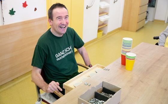 Andreas Pichler (51) freut sich jedes Mal, wenn er in die WABE arbeiten kommen kann.
