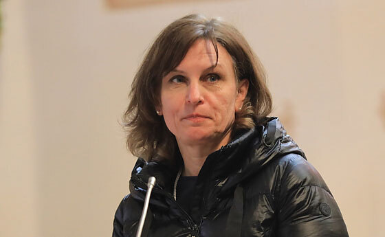 Kuratorin Martina Gelsinger 